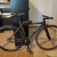 Bici a scatto fisso – Alluminio + forcella carbon