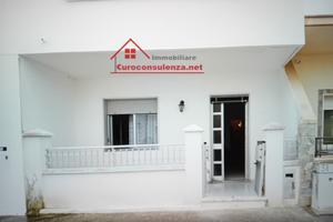 Appartamento a Torre San Giovanni con spazio ester