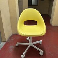 Sedia gialla Ikea