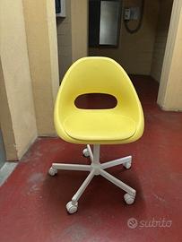Sedia gialla Ikea