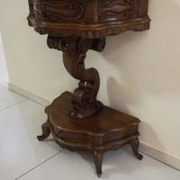 Tavolino con due cassetti in legno massello