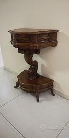 Tavolino con due cassetti in legno massello