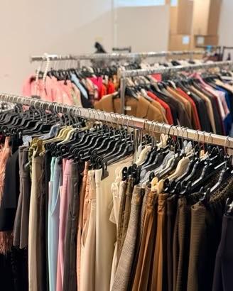 stock abbigliamento estivo invernale