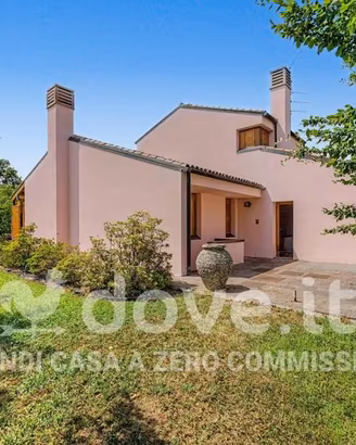 Villa di 280 m² con 5 locali e box auto a Tarzo