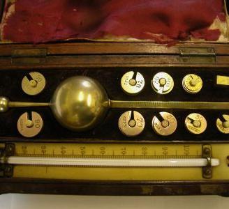 Antico strumento di misura del 1800 da collezione