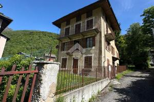 4 LOCALI A GROSCAVALLO