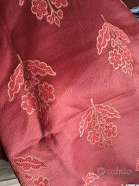 copritavolo bordeaux con fiori con 135 x 240