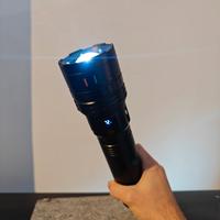 torcia super potente  grande batteria