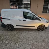 Gomme invernali termiche e cerchi per Ford Courier