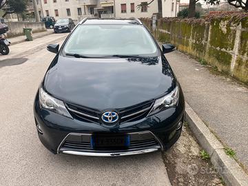 Toyota Auris blu metallizzato