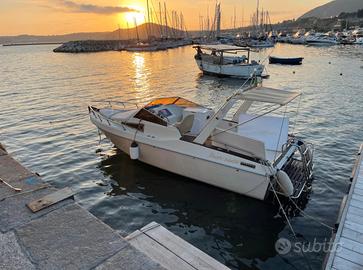 Barca Diesel Cabinata Mot. 200 Volvo Penta - Laver