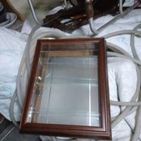 Vetrinetta da salotto in legno in eccellenti condi