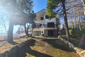 VILLA SINGOLA A COLLERETTO CASTELNUOVO