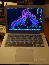 MacBook Air 13” del 2017 I5/8gb di ram/ 128 gb ssd