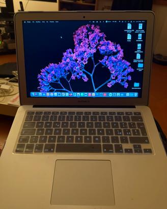 MacBook Air 13” del 2017 I5/8gb di ram/ 128 gb ssd