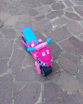 Moto giocattolo bambino