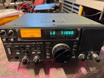 Radio amatoriale Icom ic-R70.