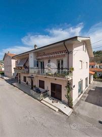 3 LOCALI A PINETO