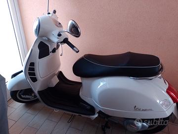 Vespa 300 GTS Super