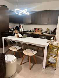 Set di 4 sedie scandinave trasparenti