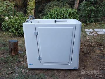 vasca da bagno con sportello e  seduta 