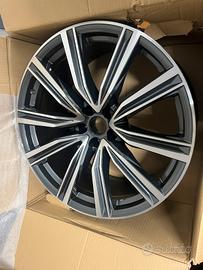 Cerchio nuovo Originale AUDI Q8 4M8601025G