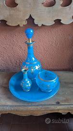 set antico in vetro opalino azzurro e oro