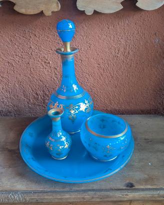 set antico in vetro opalino azzurro e oro