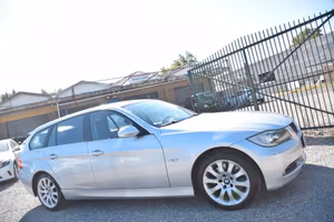 Bmw 330 330d Touring Futura navi pelle cruise sens