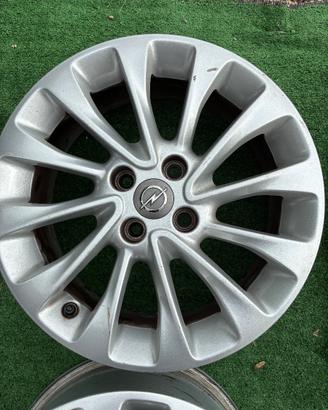 Cerchi in lega 16”