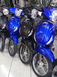 Scooter elettrico pedalata assistita