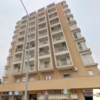 L. DA VINCI: AMPIO APPARTAMENTO CON BOX AUTO