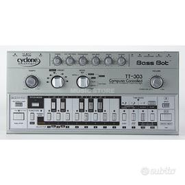 Cyclone Bass bot Roland Tb 303 mk1
