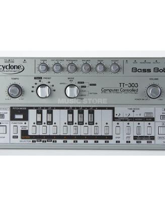 Cyclone Bass bot Roland Tb 303 mk1