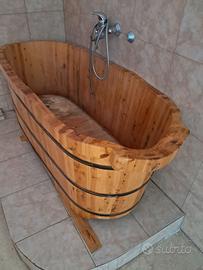 Vasca da bagno in legno