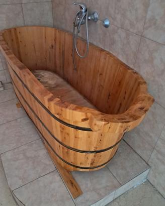 Vasca da bagno in legno