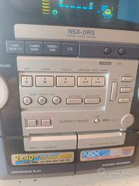 sistema integrato radio, CD, musicassette 