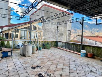 APPARTAMENTO avente INGRESSO AUTONOMO