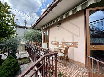 CASA SINGOLA ACCOSTATA - MONTEGROTTO TERME