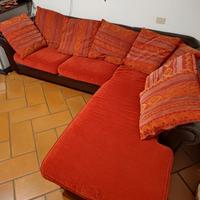 Divano angolare con penisola – €100