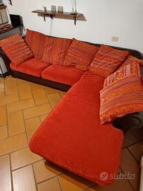 Divano angolare con penisola – €100