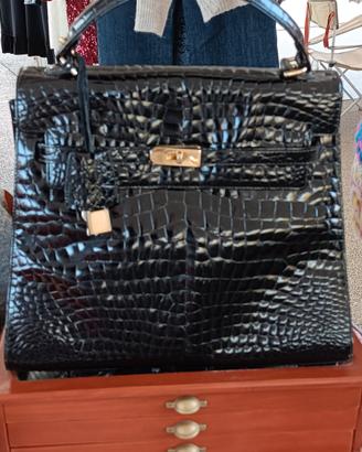 Borsa in pelle tipo coccordillo