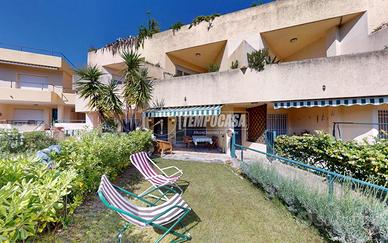 QUADRILOCALE CON PISCINA, IMMERSO NEL VERDE, SFOGO