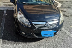Autovettura Opel Corsa
