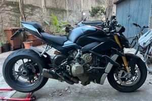 Ducati Streetfighter V4 S