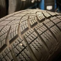 Set 4 pneumatici invernali GoodYear