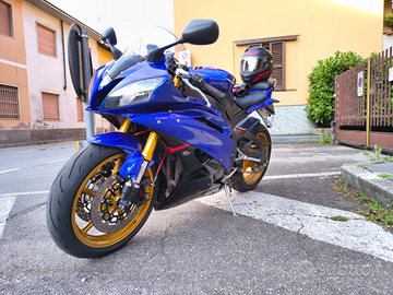 Yamaha r6 2006blu cerchi oro
