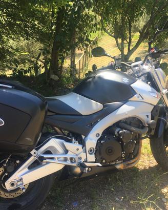 Suzuki GSR 600