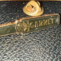 GARRET PIN’S SPILLA