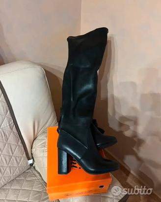 STIVALI DA DONNA “ NUOVI “